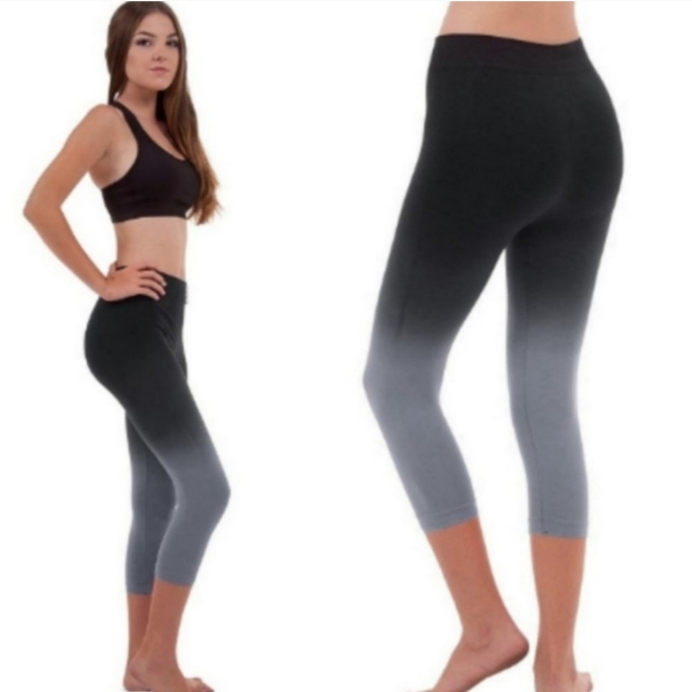 🔥Ombre Capri Leggings Size S/M Zaney Threads